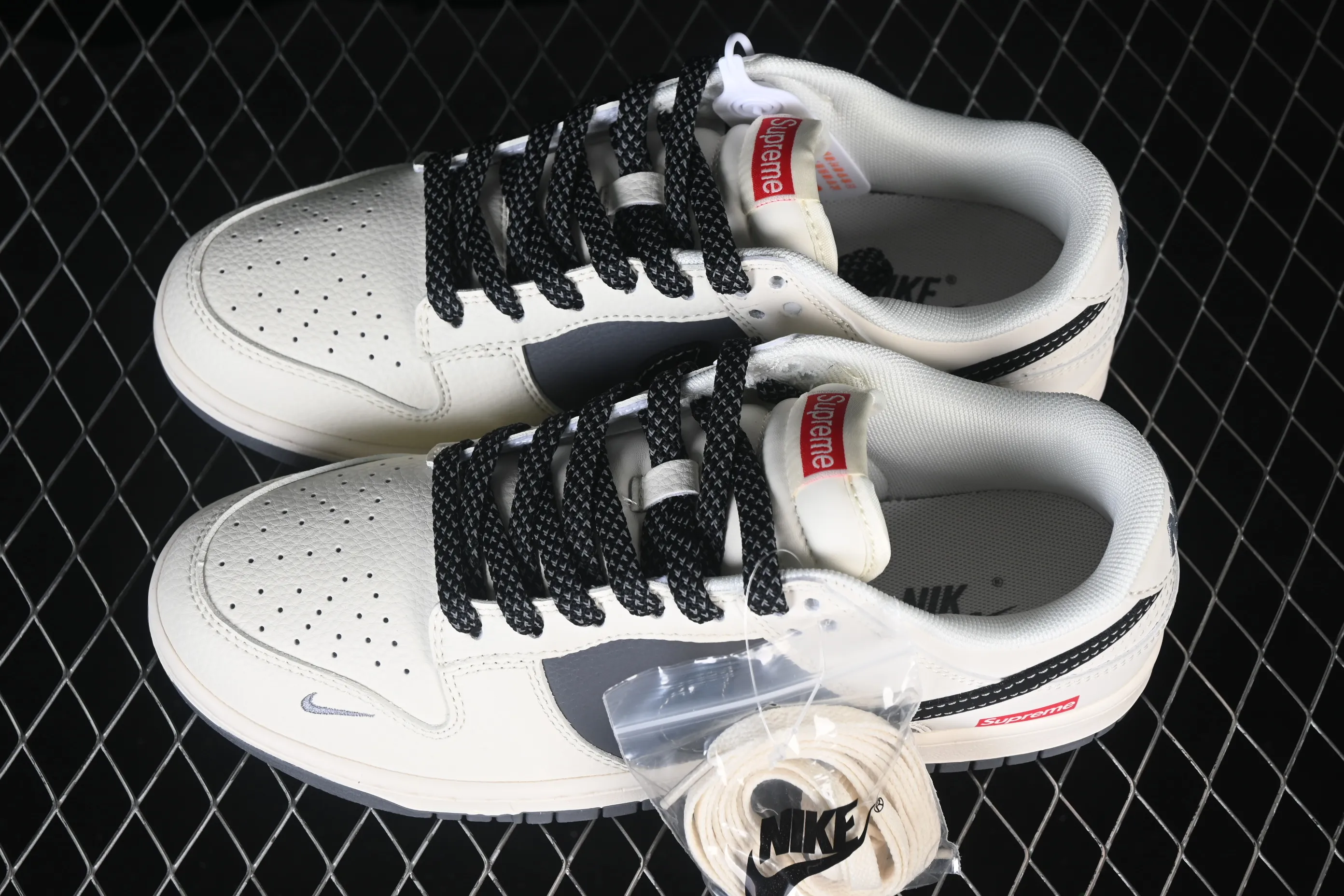 All categories Air Jordan Jordan series basketball shoes Air Jordan 1 Low Nike SB Dunk Low black brown suede high-end customized low-top casual sneakers LD8888-011